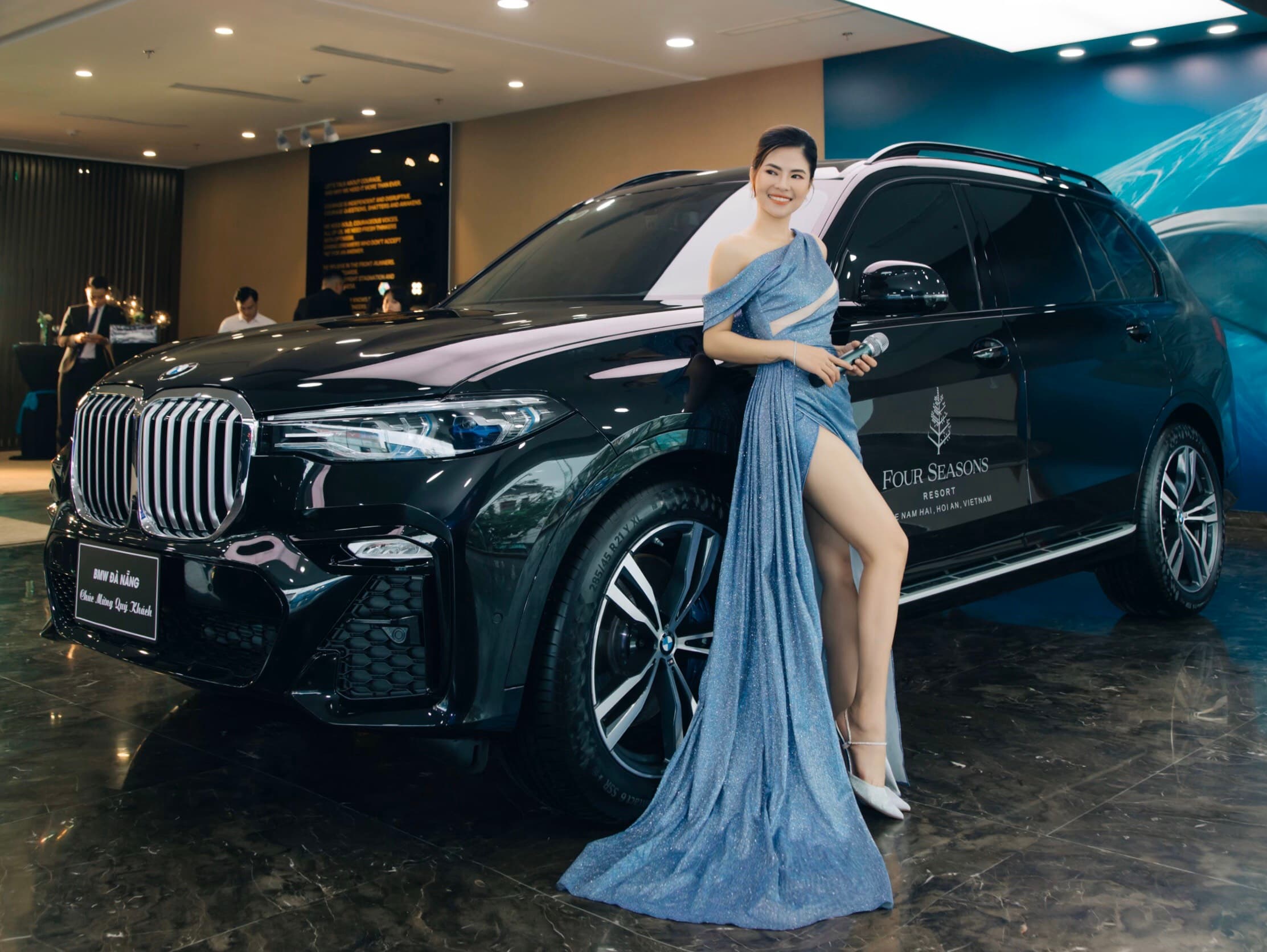 Lễ bàn giao xe BMW