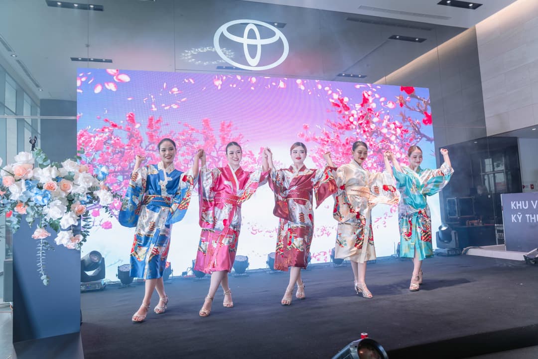 TOYOTA | Tri ân khách hàng  - 3